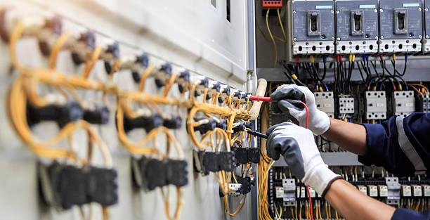 Professional Electrician technician working in Loch Lomond, VA
